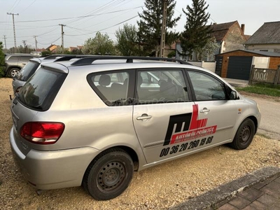 TOYOTA AVENSIS VERSO 2.0 D-4D