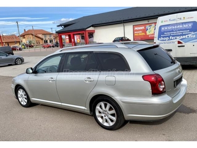 TOYOTA AVENSIS Wagon 1.8 Sol Plus Szervizkönyv!