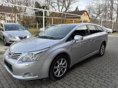 TOYOTA AVENSIS Wagon 2.2 D-4D Executive