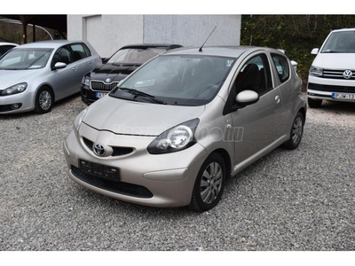 TOYOTA AYGO 1.0 AC