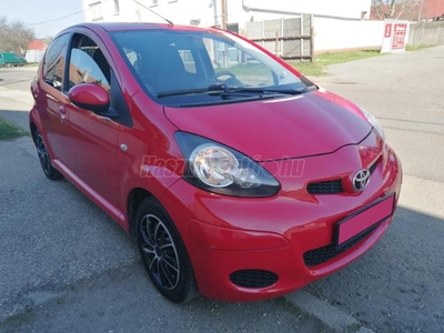 TOYOTA AYGO 1.0 Plusz AC Klíma / navigáció / téli-nyári kerekek / szép. megkímélt / kis fogyasztás