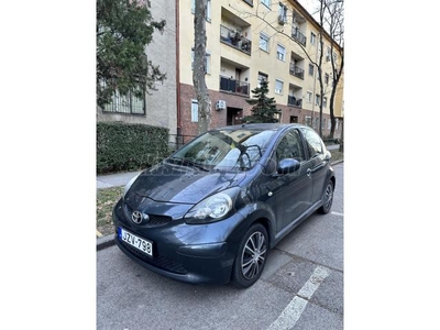 TOYOTA AYGO 1.0 Plusz AC MAGYARORSZÁGI. FRISS MŰSZAKI. NAGYON KEVESET FUTOTT