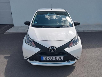 TOYOTA AYGO 1.0 x+comfort plus Szervizkönyves