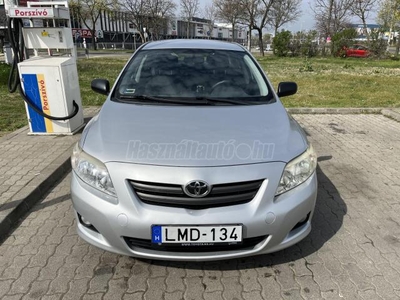 TOYOTA COROLLA Sedan 1.4