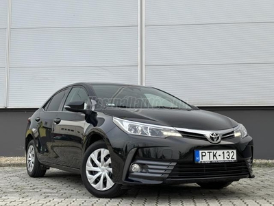 TOYOTA COROLLA Sedan 1.6 Active Magyar! Gyárifényezésű! Végig Szervizkönyves!