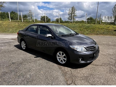 TOYOTA COROLLA Sedan 1.6 Luna