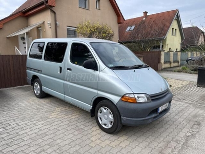 TOYOTA HI-ACE Hiace 2.4 TD Combi