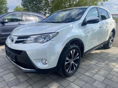 TOYOTA RAV 4 Rav4 2.0 D-4D Premium 4WD.154000km.Teljes szervízmúlt!