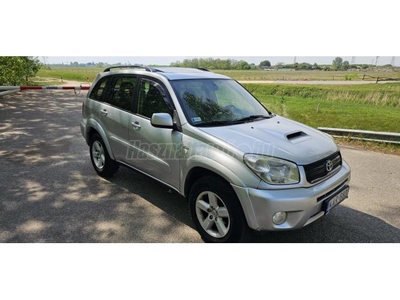 TOYOTA RAV 4 Rav4 2.0 D 4x4 Sol Plus Tempomat.Napfénytető