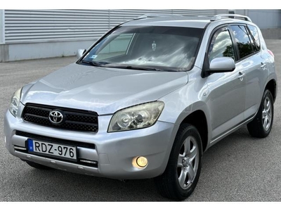 TOYOTA RAV 4 Rav4 2.2 D-4D 4x4 Sol