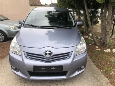 TOYOTA VERSO 2.0 D-4D Premium VONÓHOROG!SZERVIZKÖNYV!VALÓS Km.!SZÉP ÁLLAPOT!