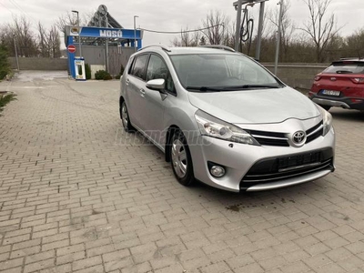 TOYOTA VERSO 2.0 D-4D Sol Navi digit klíma.tempomat.tolatókamera.új modell