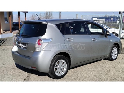 TOYOTA VERSO 2.0 D-4D Sol Navi Rozsdamentes. gyönyörű állapotban.7 személyes!