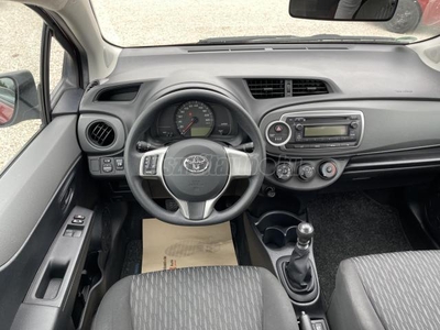 TOYOTA YARIS 1.33 Active Comfort 83eKM!!KLÍMA! TOLATÓRADAR!6-SEB!8xLÉGZSÁK!CD!SZERV.KÖNYV!