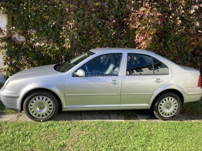 VOLKSWAGEN BORA 1.6 Comfortline