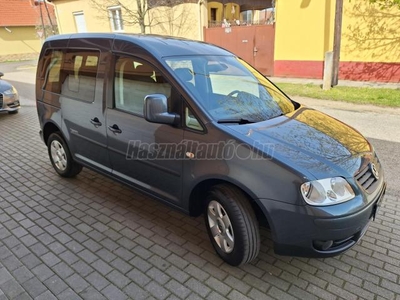 VOLKSWAGEN CADDY 1.6 Life 183.000 km! Sérülésmentes! Szervízkönyv! Gyári horog!