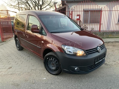 VOLKSWAGEN CADDY 2.0 CR TDI (7 személyes ) 7.SZEMÉLYES! VEZETETT SZERVIZKÖNYV! ÜLÉSFŰTÉS.NAVI.VONÓHOROG