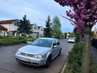 VOLKSWAGEN GOLF IV 1.6 25 év