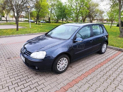 VOLKSWAGEN GOLF V 1.6 Comfortline