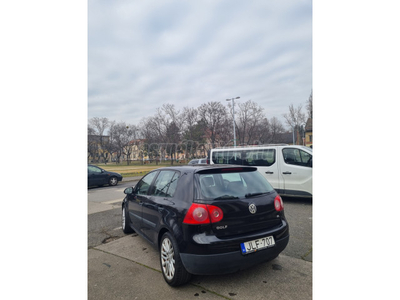 VOLKSWAGEN GOLF V 1.6 Comfortline