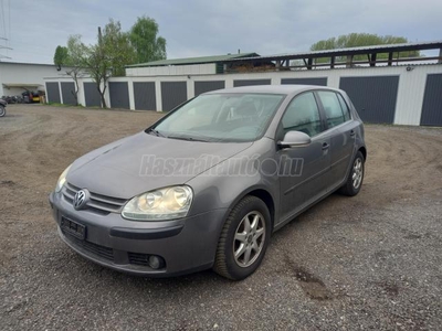 VOLKSWAGEN GOLF V 1.6 FSI Comfortline