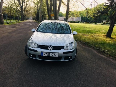 VOLKSWAGEN GOLF V 1.9 PD TDI Trendline 4Motion