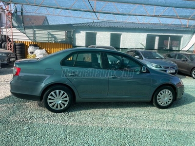 VOLKSWAGEN JETTA 1.6 FSI Trendline Magyar---162.000km---2. tulaj