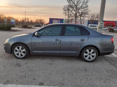 VOLKSWAGEN JETTA V 1.4 Tsi Comfortline Family DSG