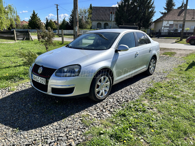 VOLKSWAGEN JETTA V 2.0 CR TDI Sportline DSG