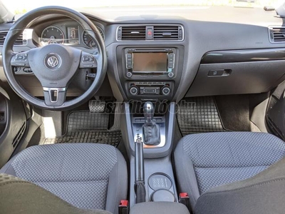 VOLKSWAGEN JETTA VI 1.4 TSI Comfortline DSG