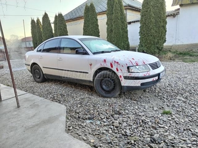 VOLKSWAGEN PASSAT V 1.8 5V Comfortline