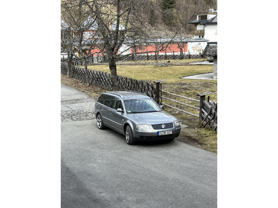 VOLKSWAGEN PASSAT V 1.9 PD TDI 4Motion Trendline