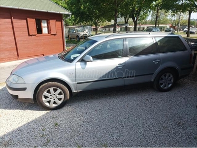 VOLKSWAGEN PASSAT Variant 1.9 PD TDI Trendline