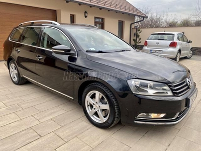 VOLKSWAGEN PASSAT Variant 2.0 CR TDI Highline 4Motion BMT VW SZERVIZKÖNYV-BŐR-NAVI-6.SEB.-SZÉP. MEGKÍMÉLT ÁLLAPOTBAN!