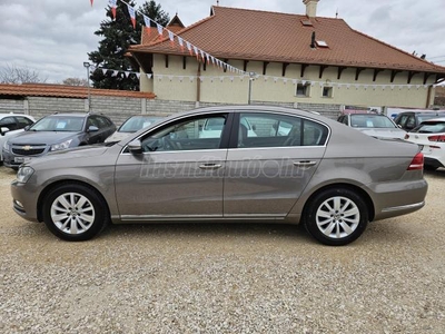 VOLKSWAGEN PASSAT VII 2.0 CR TDI Comfortline BMT MAGYARORSZÁGON VÁSÁROLT-VALÓS 138E KM-SZERVIZKÖNYV-ÜLÉSFŰTÉS-PDC!