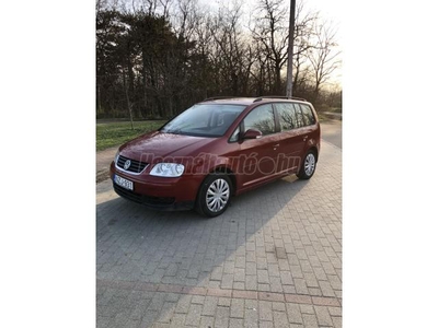 VOLKSWAGEN TOURAN 1.6 FSI