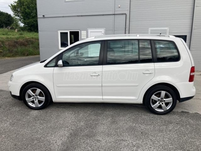 VOLKSWAGEN TOURAN 1.9 PD TDi Highline 7 SZEMÉLYES! 6 SEBESSÉGES VÁLTÓ! ABS! ASR! ESP! EDS! FRISS SZERVIZ!