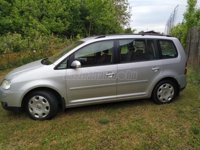 VOLKSWAGEN TOURAN 1.9 PD TDi Highline