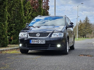 VOLKSWAGEN TOURAN 2.0 PD TDI Highline