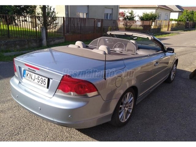 VOLVO C70 2.4i Momentum (Automata)