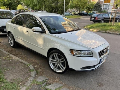 VOLVO S40 2.0 D Kinetic makulátlan állapotban 5.5l fogyasztás jéghideg klimával