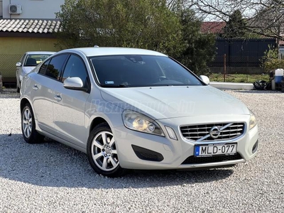 VOLVO S60 2.0 D [D3] Summum