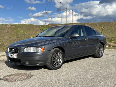 VOLVO S60 2.4 D Momentum Geartronic