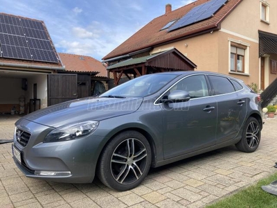 VOLVO V40 1.6 D [D2]