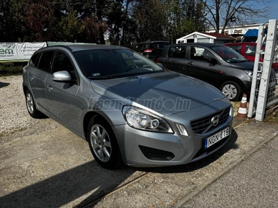 VOLVO V60 1.6 D DRIVe Momentum teljes nagyszerviz