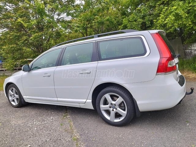 VOLVO V70 2.4 D [D4] AWD Momentum Geartronic