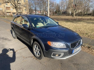 VOLVO XC70 2.4 D [D5] AWD Summum Geartronic