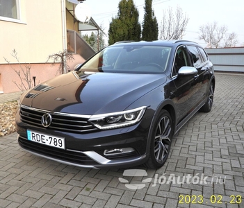 VOLKSWAGEN Passat Alltrack