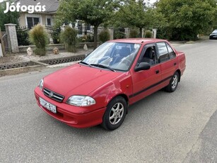 Suzuki Swift Sedan 1.3 16V GLX Vonóhorgos