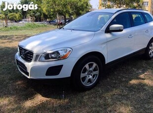 Volvo XC60 2.0 D [D4] Momentum Geartronic FWD